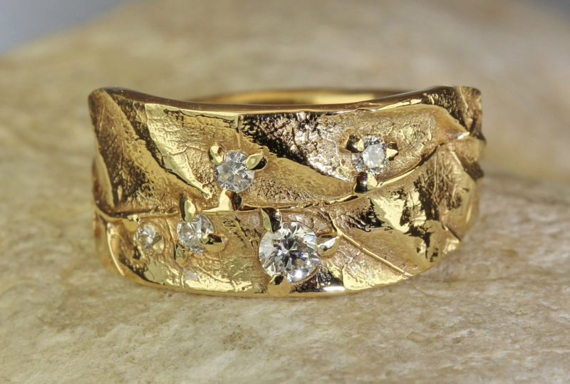 Nature vivante "Bague" - Bague originale artisanale en or jaune et diamants