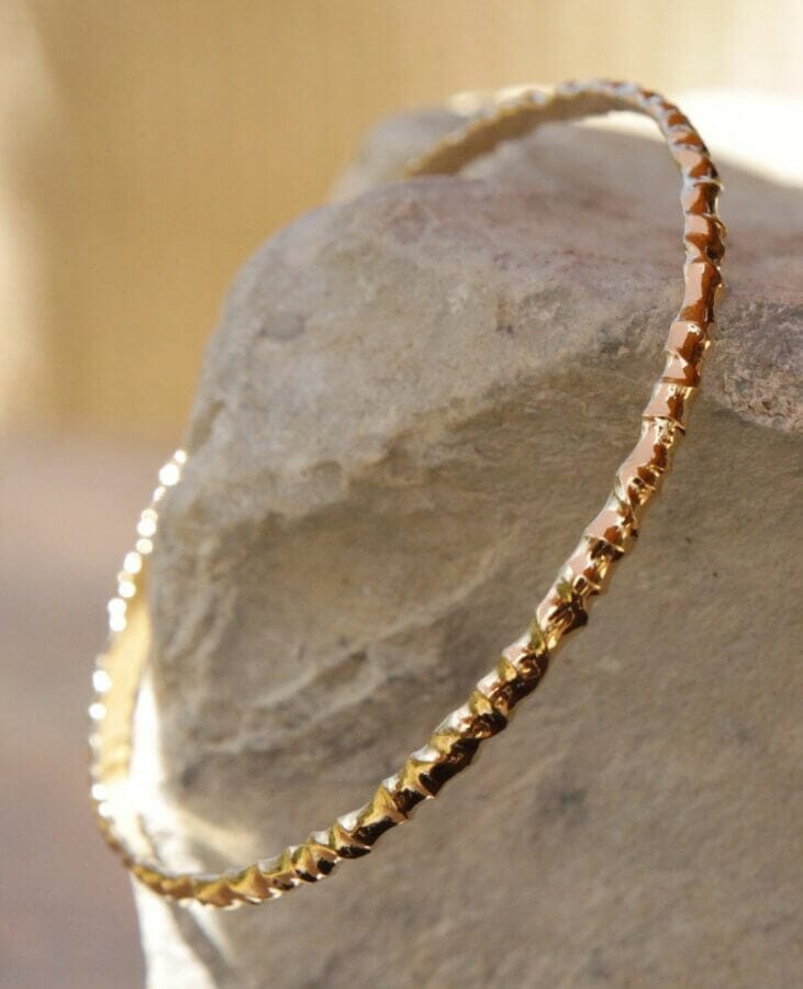 Bracelet Princesse des Elfes - or jaune - finition polie - Collection « Nos Inspirations : Médiéval » - Atelier du Soleil Fou
