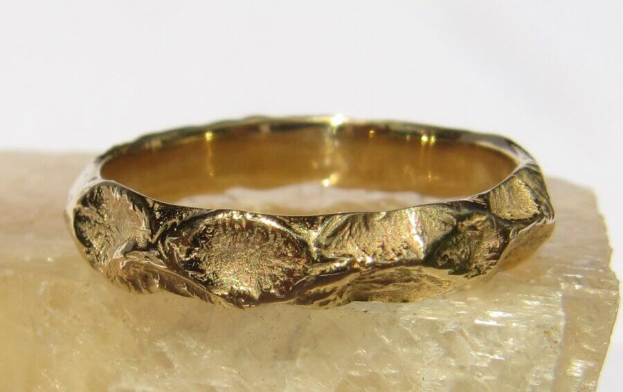 Forge de Vie – Or Jaune – Atelier du Soleil Fou Alliance Forge de Vie - or jaune - Collection « Nos Inspirations : Feu » - Atelier du Soleil Fou