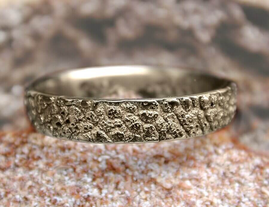 Alliance Voyage avec Toi – atelier du Soleil Fou Alliance Voyage avec Toi - or blanc naturel - Collection « Nos Inspirations : Texture » - Atelier du Soleil Fou