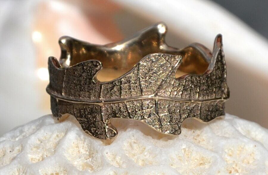 Bague Feuillée de Chêne – Or Blanc Naturel – Atelier du Soleil Fou Bague Feuillée de Chêne - or blanc naturel - texture feuille - Atelier du Soleil Fou