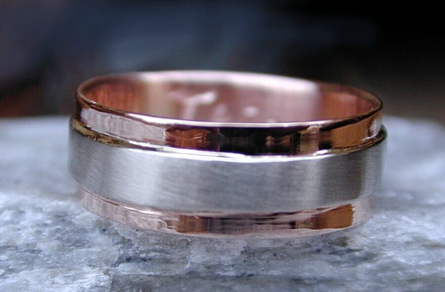 Alliance Maison du Coeur – Atelier du Soleil Fou Alliance Maison du Coeur - or rose et or blanc rhodié - texture poli lumière et poli lumière brossé - Collection « Nos Inspirations : Épure » - Atelier du Soleil Fou