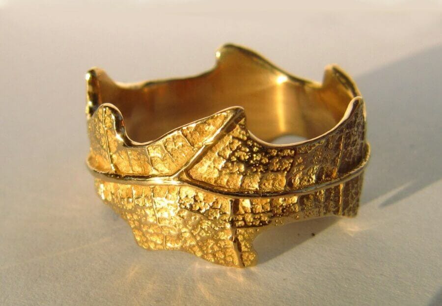 Bague Feuillée de Chêne – Or Jaune – Atelier du Soleil Fou Bague Feuillée de Chêne - or jaune - texture feuille - Atelier du Soleil Fou