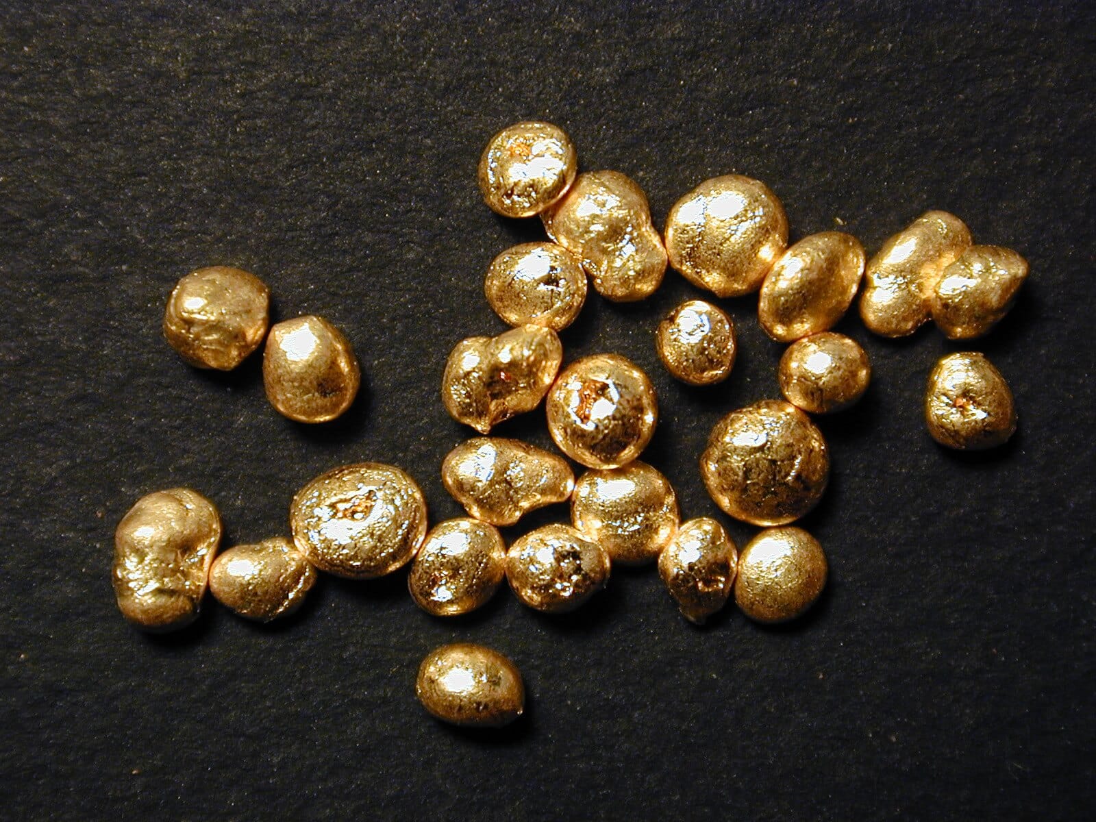 Des billes d'or brut - Atelier du Soleil Fou