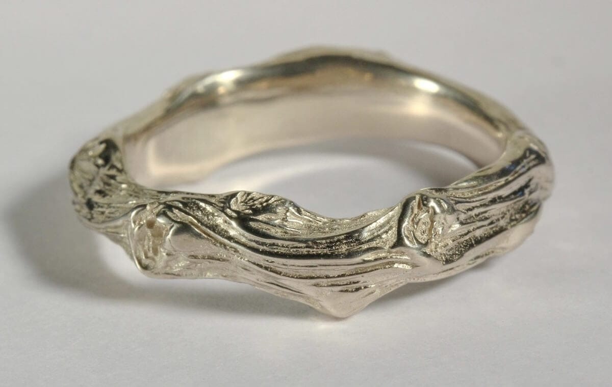 Alliance Sarment de Coeur - or blanc naturel - texture branche ligneuse - Collection « Nos Inspirations : Végétal » - Atelier du Soleil Fou