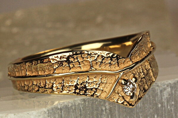Bagues cœur de créateur Savoir le Dire en or jaune et diamant blanc.