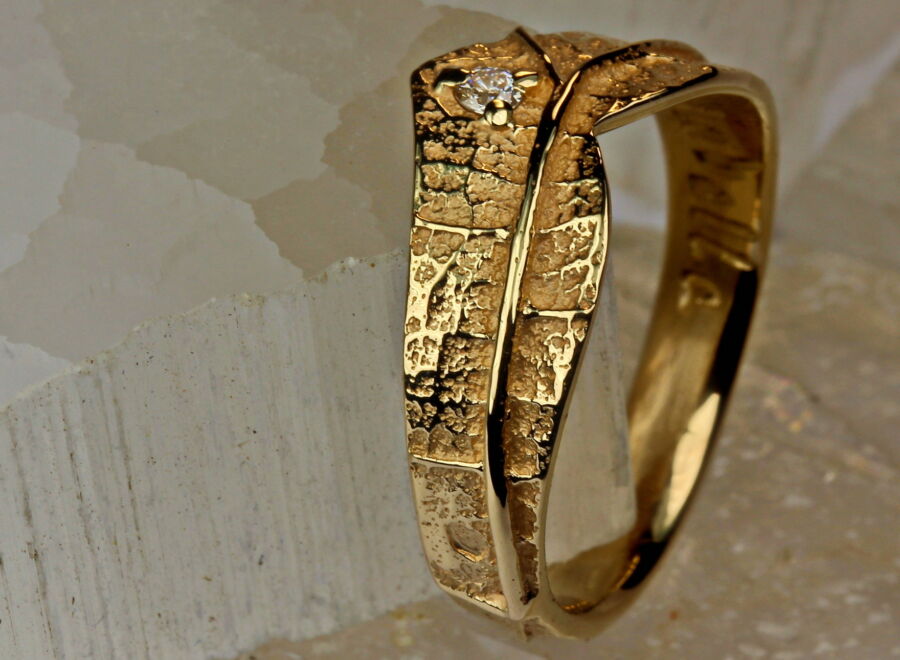 Bague Savoir le Dire – Atelier du Soleil Fou Bagues cœur de créateur Savoir le Dire en or jaune et diamant blanc.